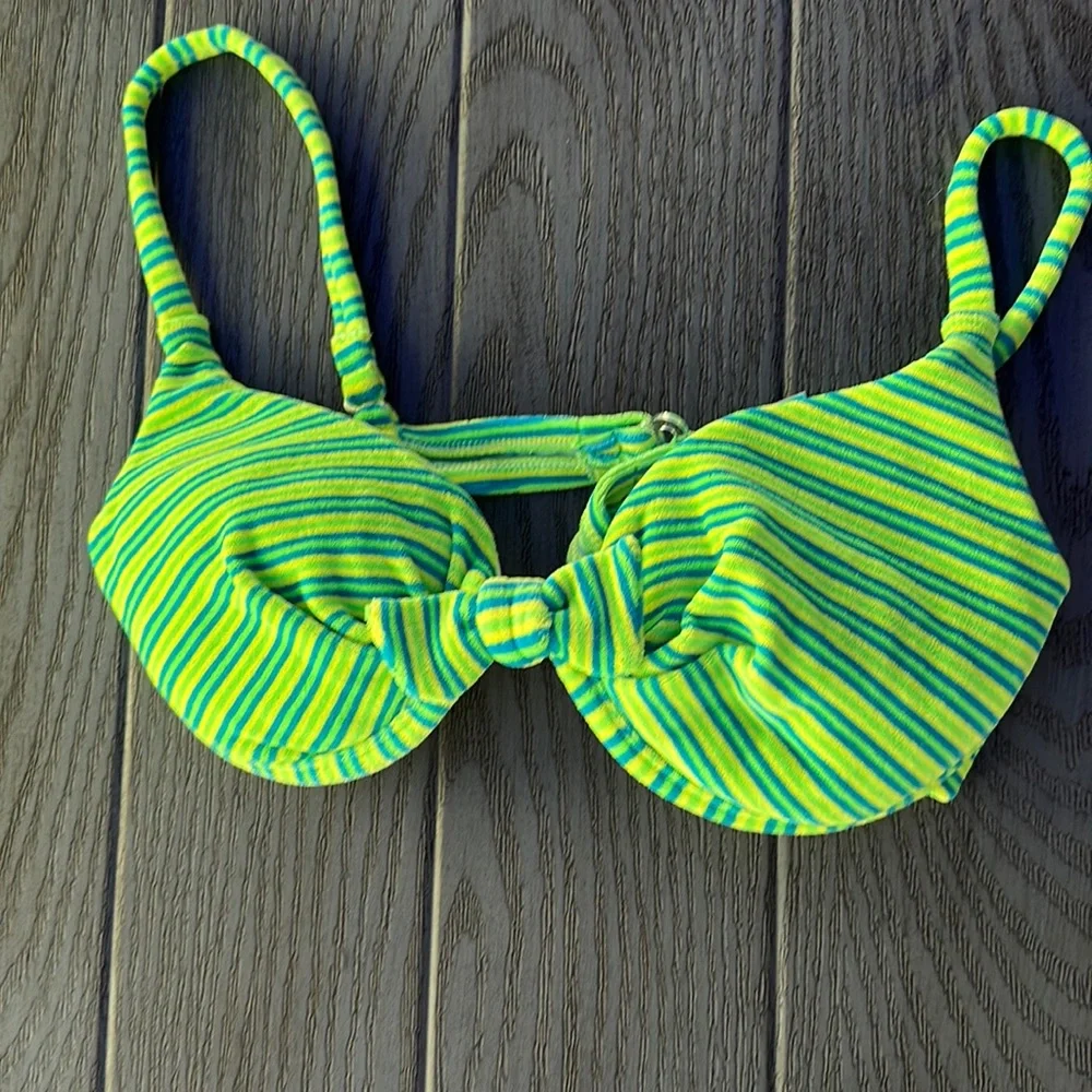 Vintage Swim - Daffy Swimsuit- NWT 🌴🌴🌴🌴